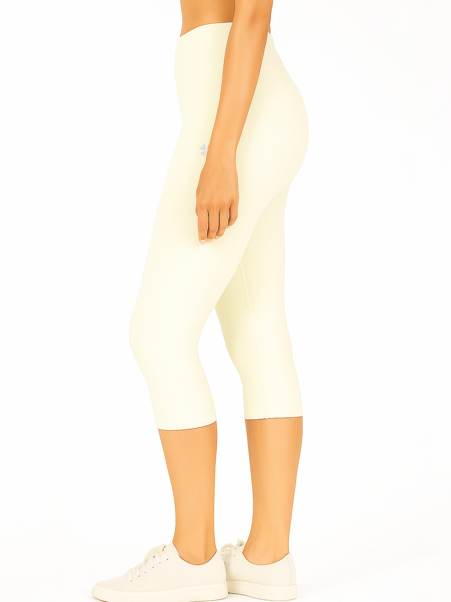 Off White Women's Solid Capri pant