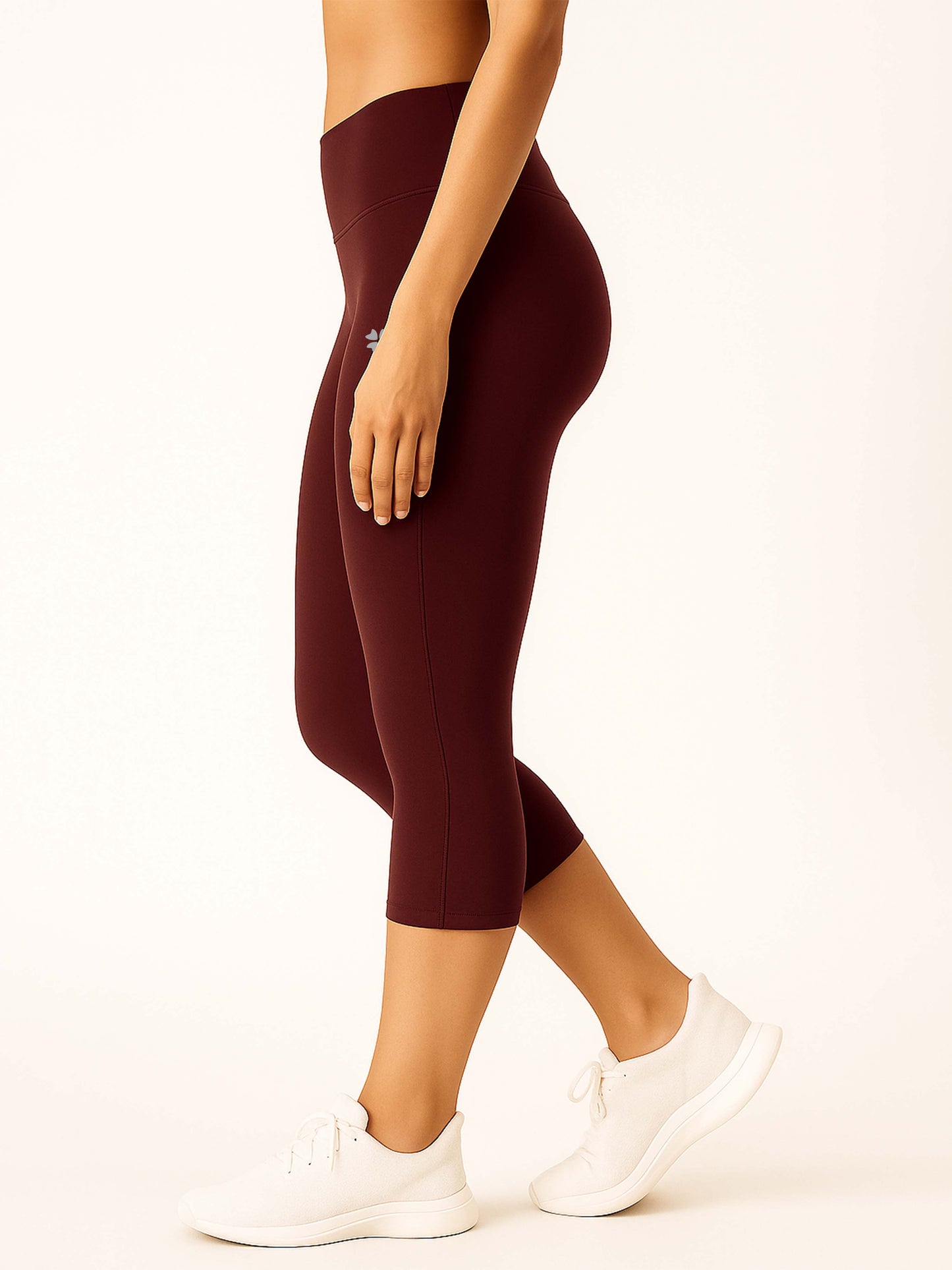 Maroon Women's Solid Capri pant
