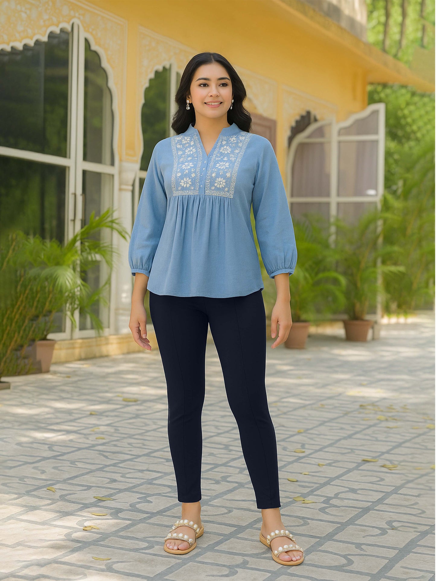 Navy Women's Solid Pleated Pant