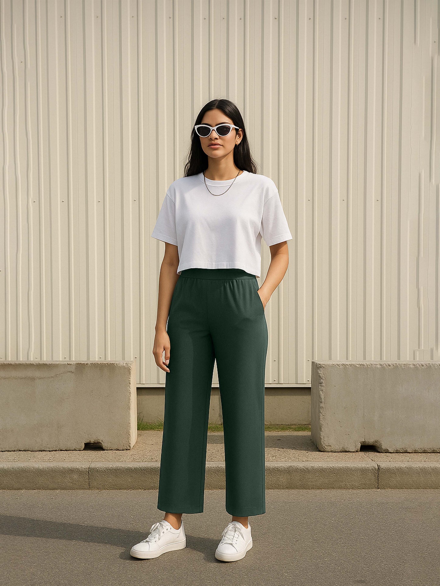 Bottle green Women's Solid Relaxed Fit Pant